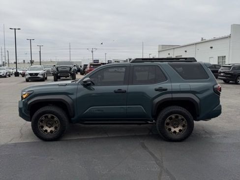 Used 2025 Toyota 4Runner Trailhunter image 2