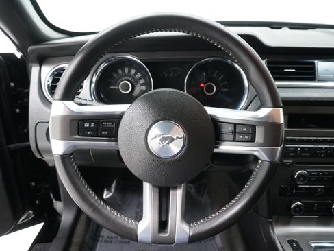 Used 2013 Ford Mustang GT image 15