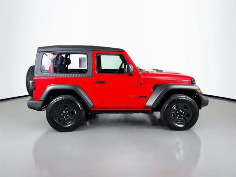 Used 2025 Jeep Wrangler Sport image 9