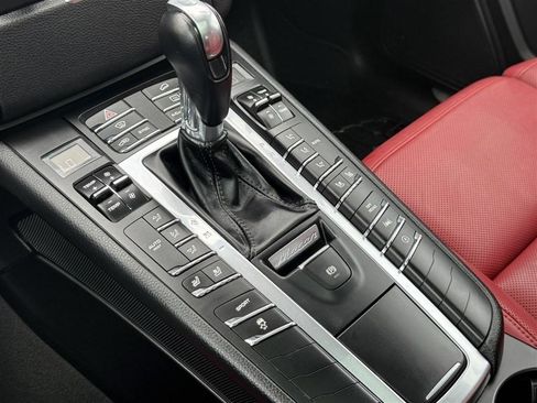 Used 2018 Porsche Macan S image 38