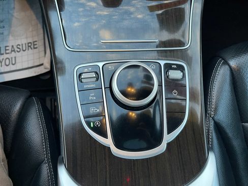 Used 2019 Mercedes-Benz C 300 Sedan w/ AMG Line image 25