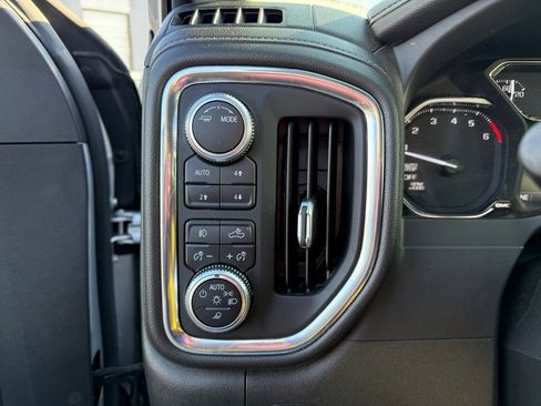 Used 2020 GMC Sierra 1500 SLT w/ SLT Premium Package image 17