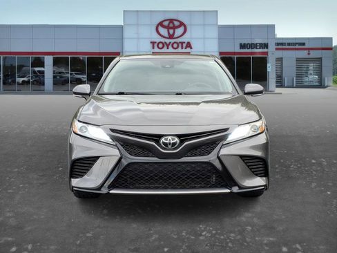 Used 2020 Toyota Camry XSE FWD image 2