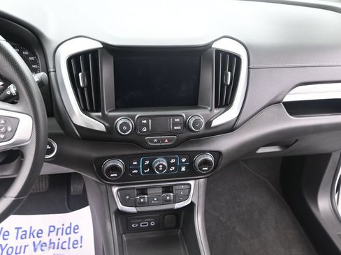 Used 2024 GMC Terrain SLE w/ Driver Convenience Package FWD image 22