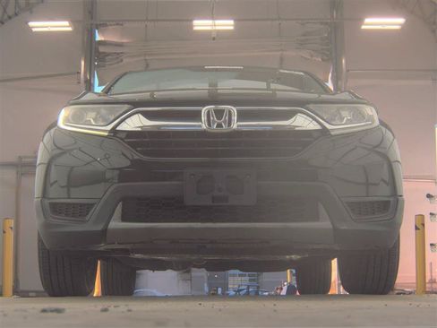Used 2017 Honda CR-V LX image 2