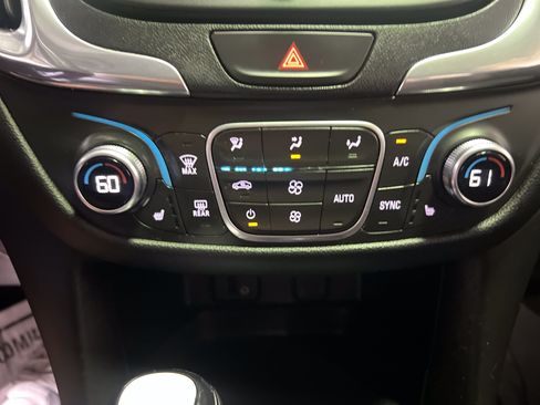 Certified 2018 Chevrolet Equinox LT FWD image 20