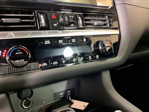 New 2026 Nissan Pathfinder SL AWD/4WD image 29