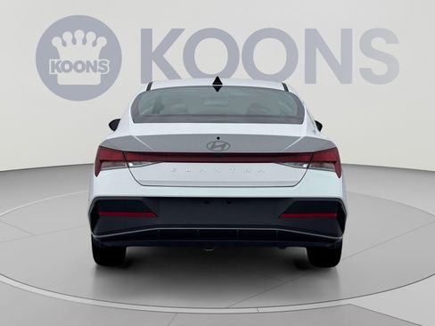 New 2026 Hyundai Elantra SE FWD image 15