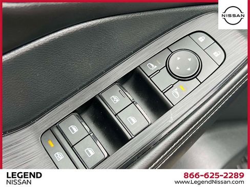 Used 2024 Nissan Rogue SV image 18