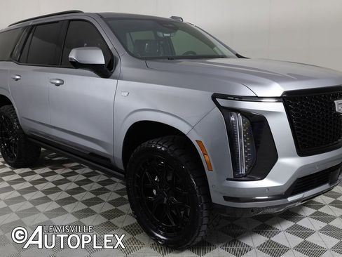 Used 2026 Cadillac Escalade Platinum Sport w/ LPO, ONYX Package AWD/4WD image 3