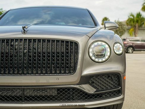 Used 2022 Bentley Flying Spur Plug-In Hybrid image 80
