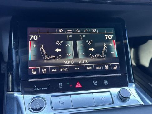 Used 2022 Audi e-tron Premium Plus w/ Premium Plus Package image 19
