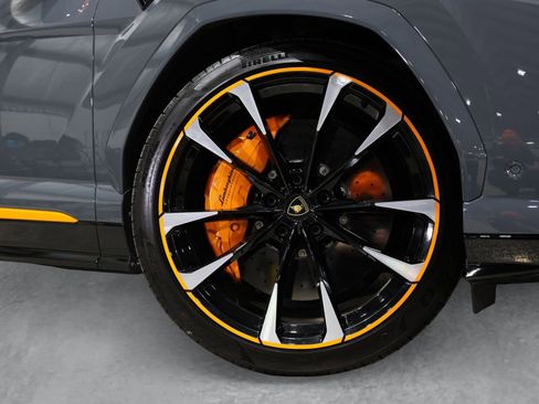 Used 2022 Lamborghini Urus AWD/4WD image 7