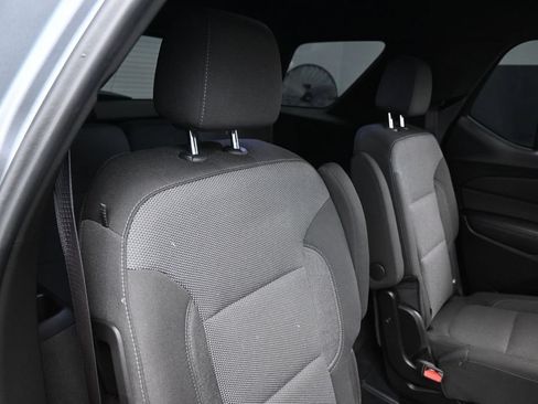 Used 2023 Chevrolet Traverse LT FWD image 39