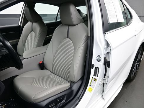 Used 2024 Toyota Camry SE w/ Audio Upgrade Package FWD image 12