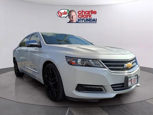 Used 2017 Chevrolet Impala Premier w/ Enhanced Convenience Package image 2