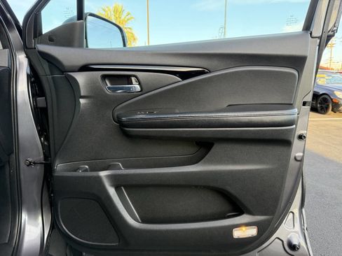 Used 2016 Honda Pilot Elite image 14