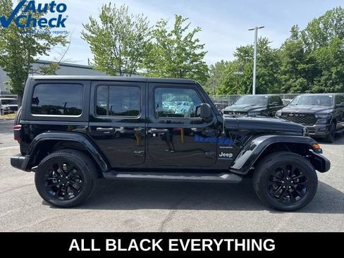Used 2023 Jeep Wrangler Unlimited Sahara w/ Cold Weather Group AWD/4WD image 15