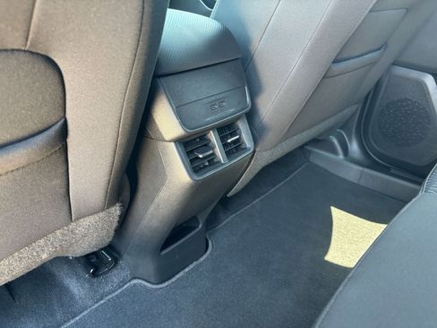 Used 2025 Chevrolet Equinox LT AWD/4WD image 24
