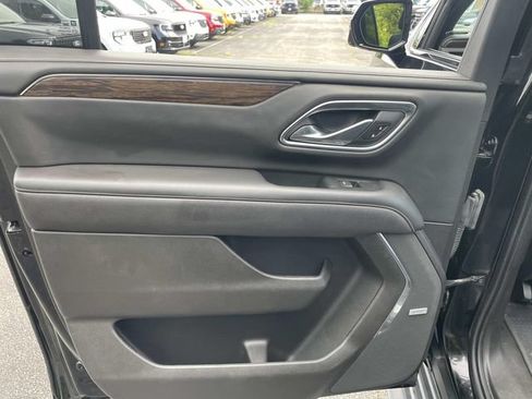 Used 2021 Chevrolet Suburban Premier AWD/4WD image 23