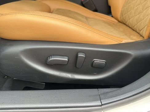 Used 2016 Nissan Maxima SR w/ Interior Lighting Package FWD image 13
