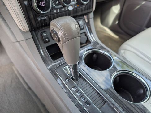 Used 2014 Chevrolet Traverse LT w/ LPO, 'HIT The Road' Package FWD image 20