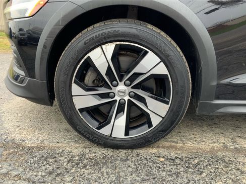 Used 2020 Volvo V60 T5 Cross Country w/ Protection Package Premier image 29