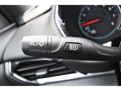 Used 2023 Chevrolet Traverse LT image 17