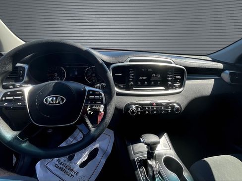 Used 2019 Kia Sorento AWD image 7