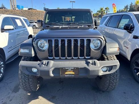 Used 2020 Jeep Gladiator Sport w/ Quick Order Package 24S AWD/4WD image 2