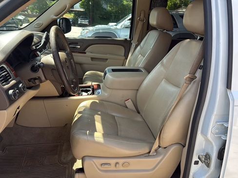 Used 2014 Chevrolet Suburban LTZ AWD/4WD image 15