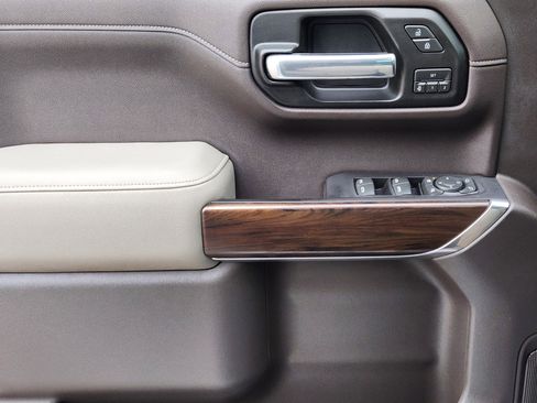 Used 2019 GMC Sierra 1500 SLT image 24