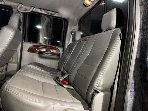 Used 2005 Ford F350 Lariat image 17