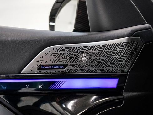 Used 2025 BMW M5 w/ Carbon Package image 39