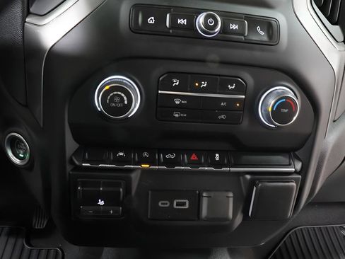 Used 2024 Chevrolet Silverado 1500 Custom image 10