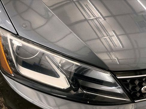 Used 2013 Volkswagen Jetta GLI Autobahn image 28