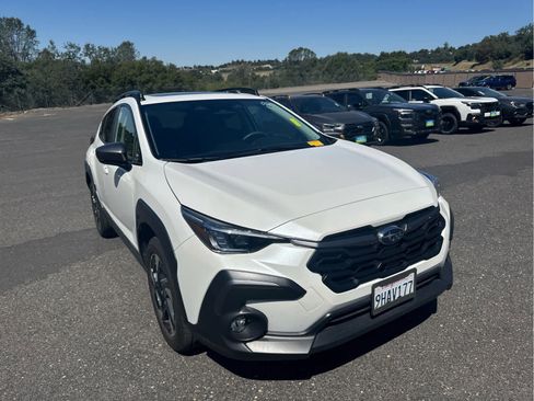 Used 2024 Subaru Crosstrek 2.5i Limited w/ Crosstrek Mirror Package AWD/4WD image 3