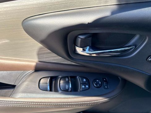 Used 2018 Nissan Murano Platinum w/ Cargo Package image 20