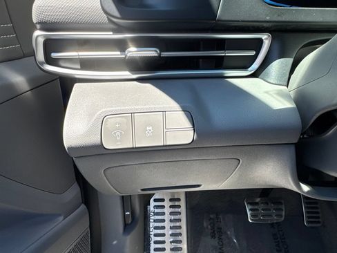 Certified 2025 Hyundai Elantra Sport FWD image 24