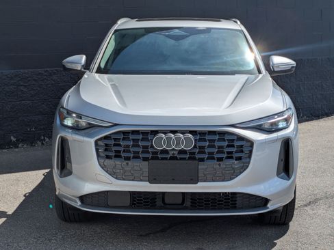 Certified 2025 Audi Q5 Premium Plus w/ Premium Plus AWD/4WD image 2