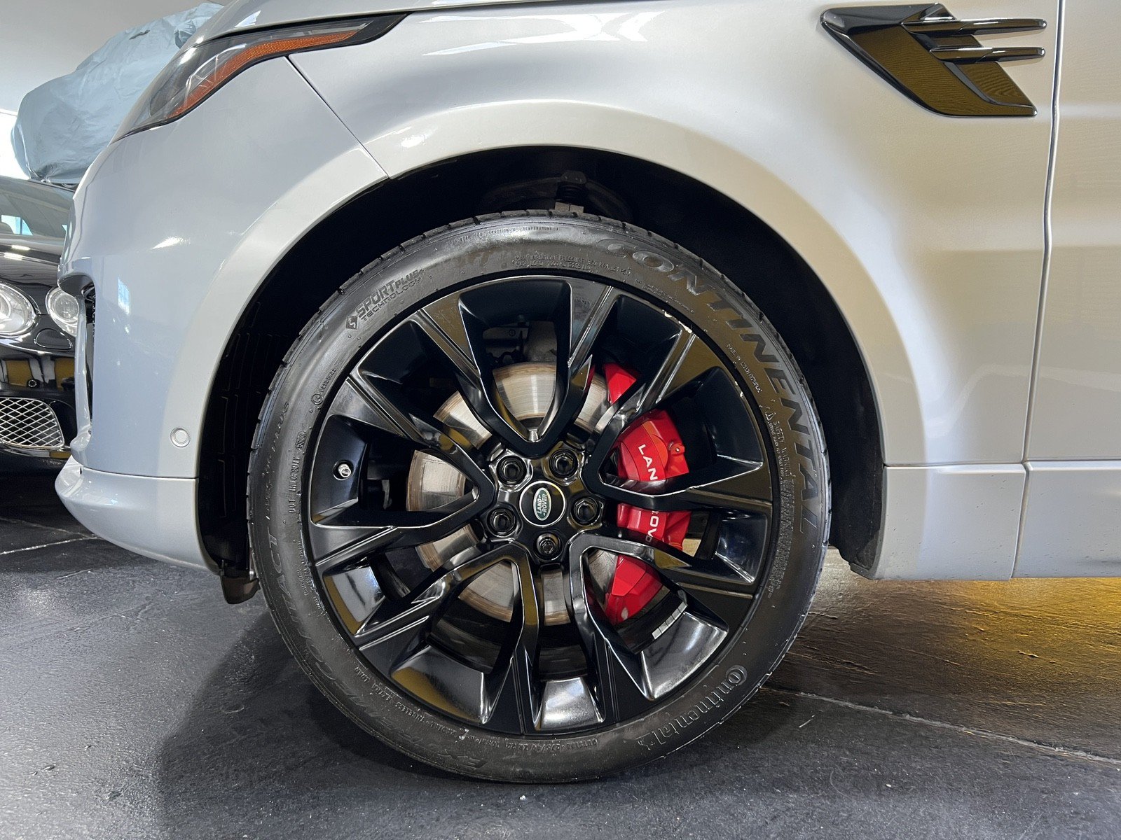 Used 2021 Land Rover Range Rover Sport HST AWD/4WD image 29