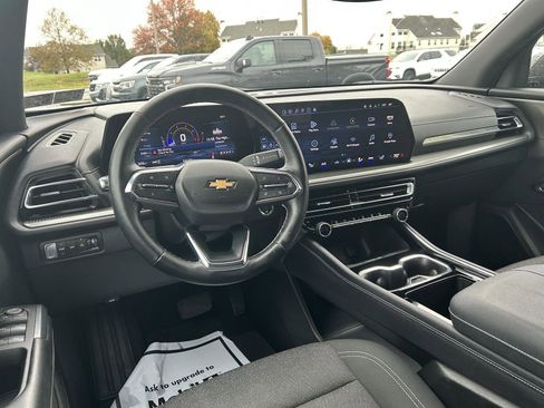 Certified 2025 Chevrolet Traverse LT image 13