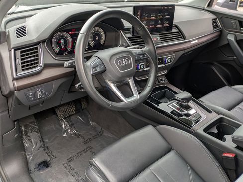 Used 2023 Audi Q5 e Premium w/ Convenience Package image 15