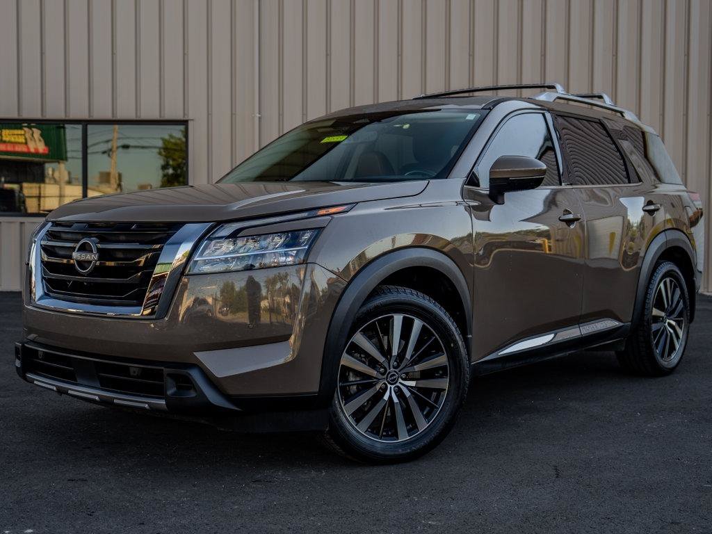 Used 2023 Nissan Pathfinder Platinum FWD image 6