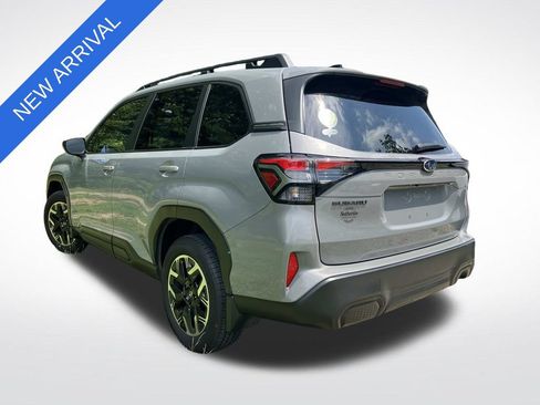 Used 2025 Subaru Forester Premium w/ Convenience Package #2 AWD/4WD image 4