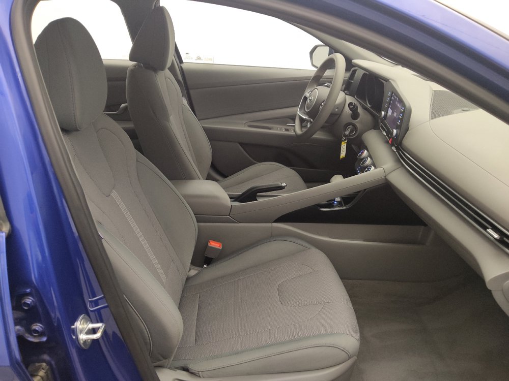 Used 2021 Hyundai Elantra SE FWD image 21