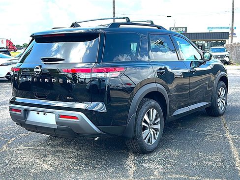 New 2026 Nissan Pathfinder SL FWD image 8