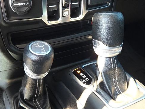 Used 2022 Jeep Gladiator Overland image 21