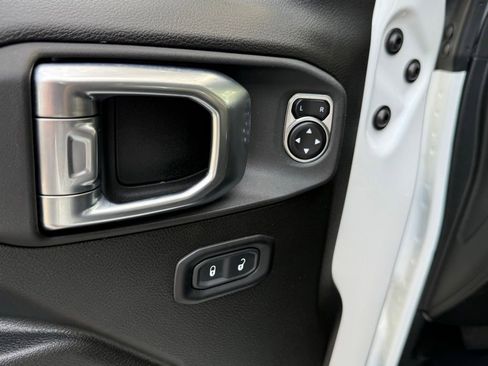 Certified 2024 Jeep Gladiator Sport image 44