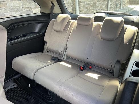 Used 2018 Honda Odyssey EX image 19